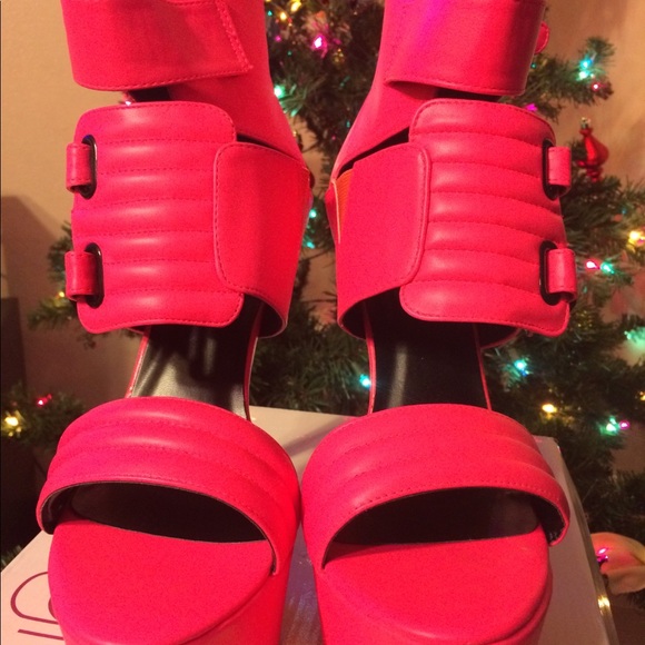 New Heels - Picture 2 of 3